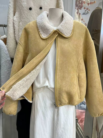 Ženski kaput od semiša i ovčje vune s detaljima krzna, retro stil, zima 2025