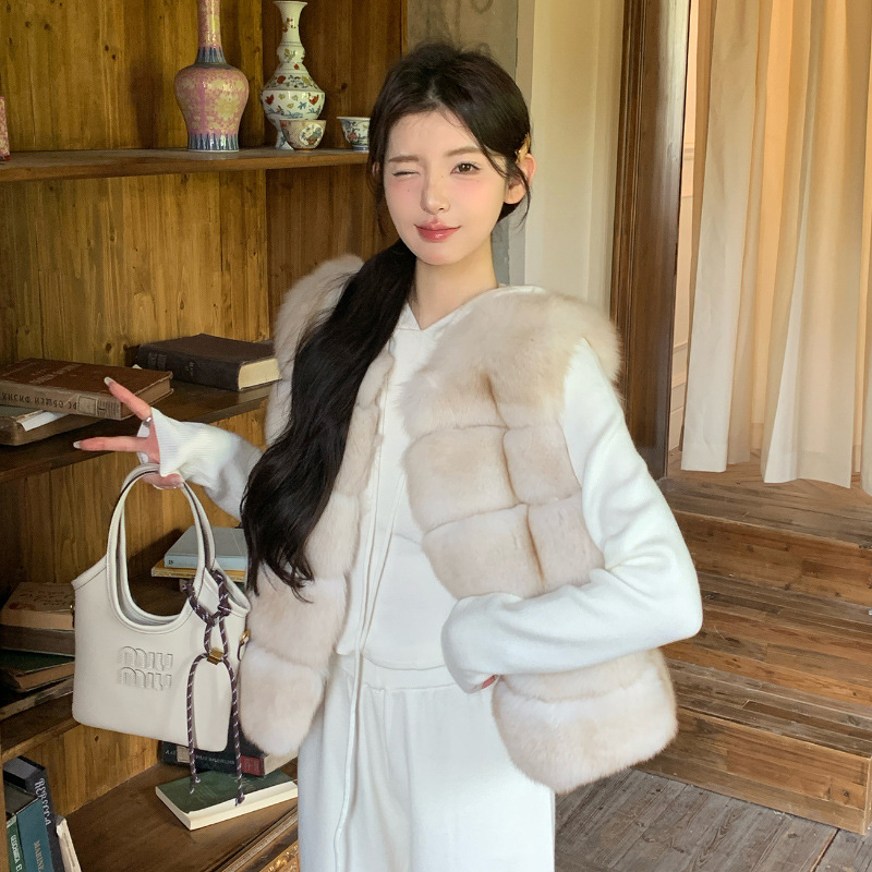 Női hosszú szőrme mellény, 100 cm+ hosszúság, kerek nyakú, hosszú ujjú, városi elegáns stílus, anyag: akril- és poliészterrost