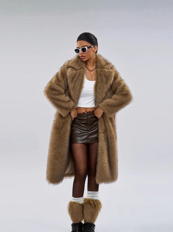 Palton lung din blană artificială pentru femei, guler stil costum, lungime 80–100 cm, colecția Toamnă 2025, mâneci lungi