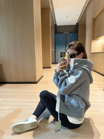 Geacă bomber cu glugă, din amestec de lână cu Lyocell, căptușeală din fleece, guler înalt, fermoar, croială casual lejeră