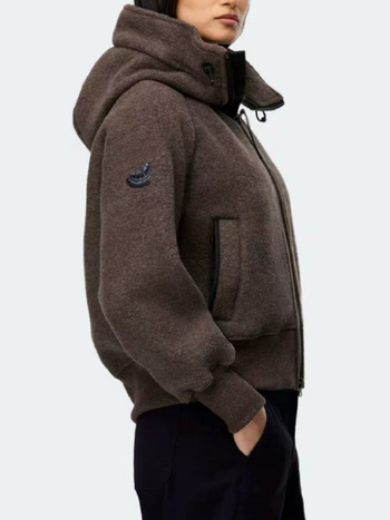 Geacă bomber cu glugă, din amestec de lână cu Lyocell, căptușeală din fleece, guler înalt, fermoar, croială casual lejeră