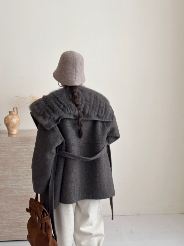 Palton din lână pentru femei, cu guler rever, închidere cu șnur în față, mâneci căzute, lungime medie, croială lejeră