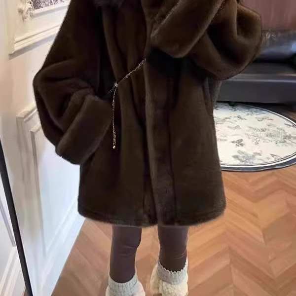 Ženski kaput od umjetnog krzna, srednje duljine, stojeći ovratnik, dugi rukavi, ležerni stil