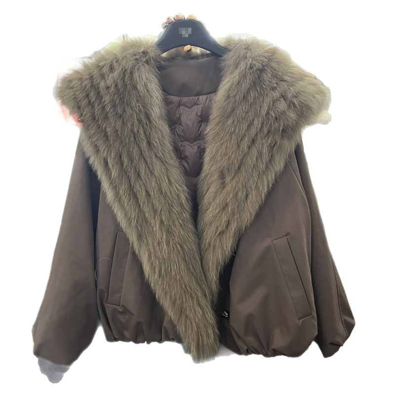 Ženska parka jakna od lisje dlake, s krznom ovratnikom, jesen 2025, urbani street style