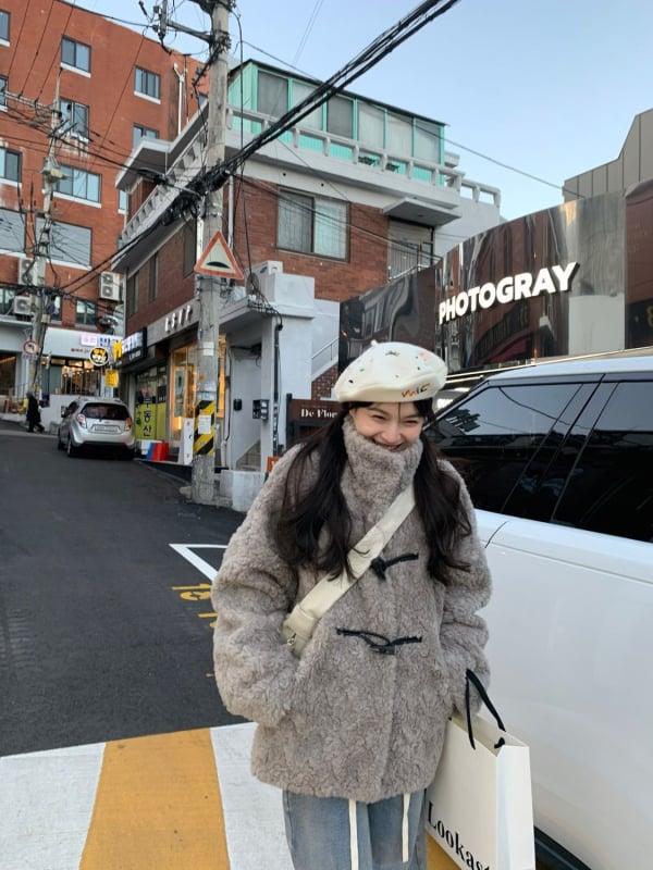 Palton de lână pentru femei, cu guler polo, mâneci prințese, închidere cu cataramă disc, lungime ultra scurtă