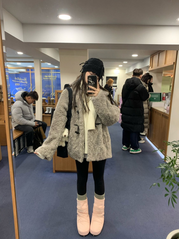 Palton de lână pentru femei, cu guler polo, mâneci prințese, închidere cu cataramă disc, lungime ultra scurtă