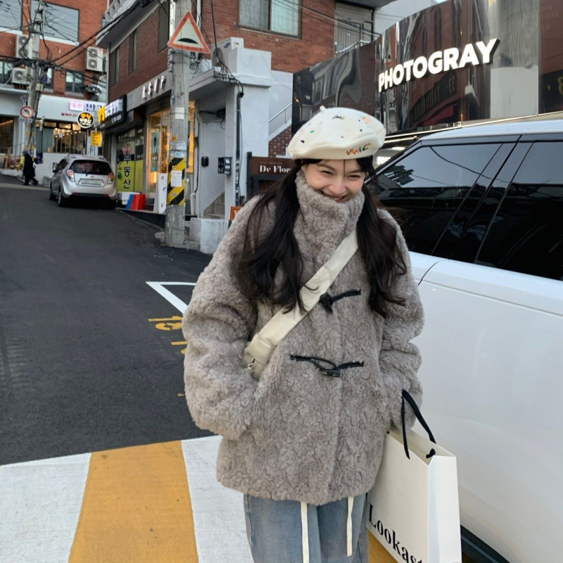 Palton de lână pentru femei, cu guler polo, mâneci prințese, închidere cu cataramă disc, lungime ultra scurtă