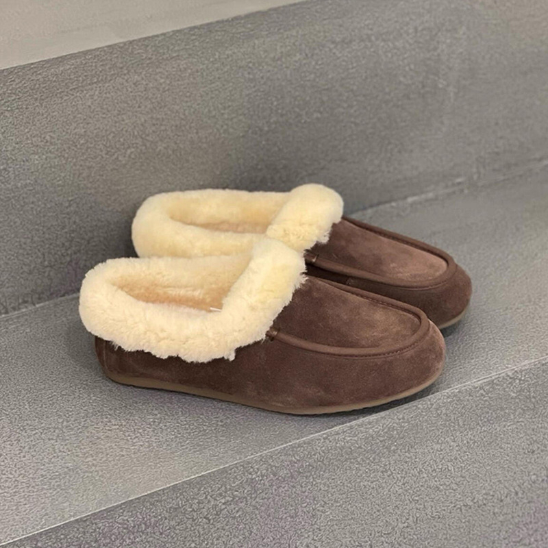 Loafers cu vârf drept, din pluș sintetic, căptușite cu lână artificială, talpă din cauciuc, toc plat redus