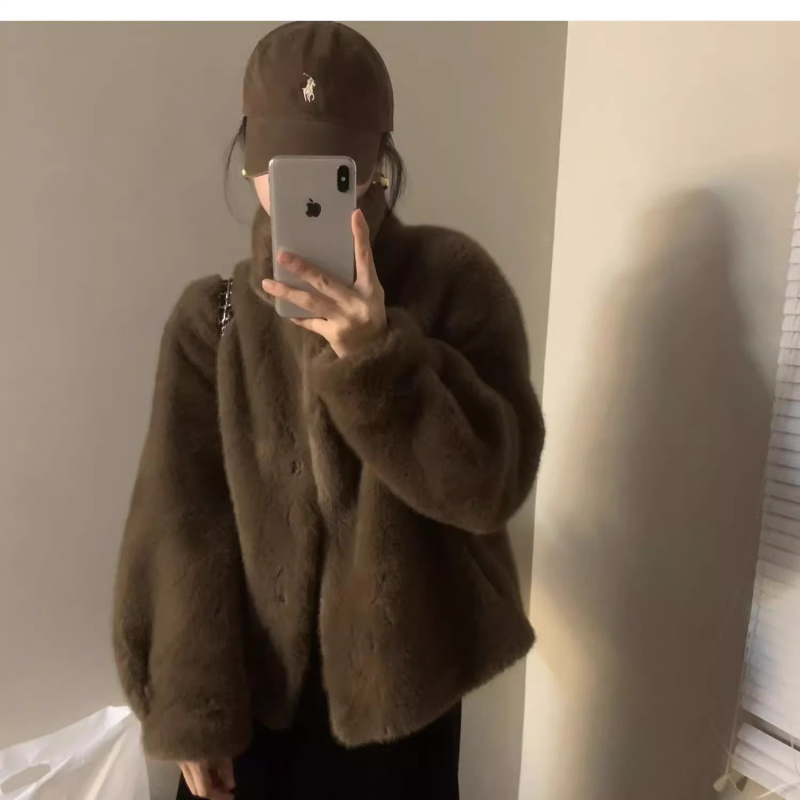 Palton damă din blană de nurcă, lungime scurtă, guler înalt, pluș moale, iarnă 2025, țesătură lână artificială, principală țesătură piele artificială 50–70%