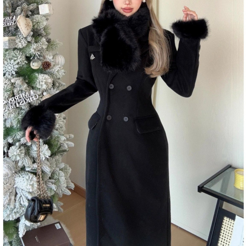 Palton din lână reversibil pentru femei - lung, talie în formă de clepsidră, guler polo, textură reliefată, guler din blană artificială, mâneci lungi