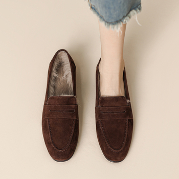 Loafers de damă cu căptușeală din pluș — partea superioară din superfibră, talpă din cauciuc, toc mic