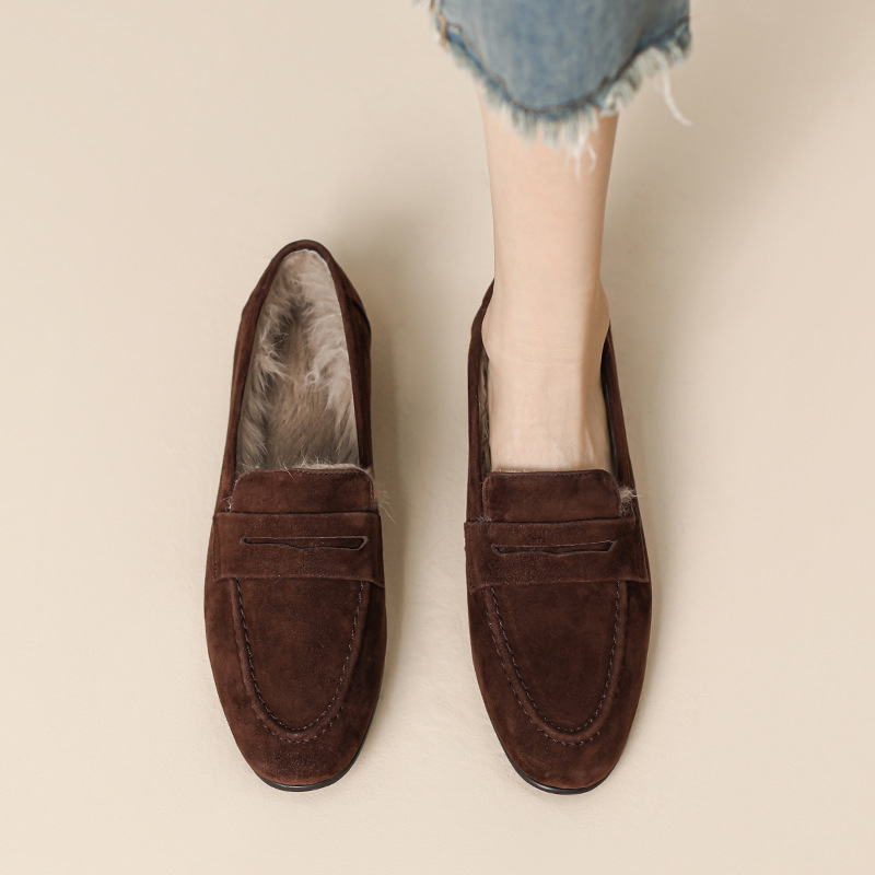 Loafers de damă cu căptușeală din pluș — partea superioară din superfibră, talpă din cauciuc, toc mic