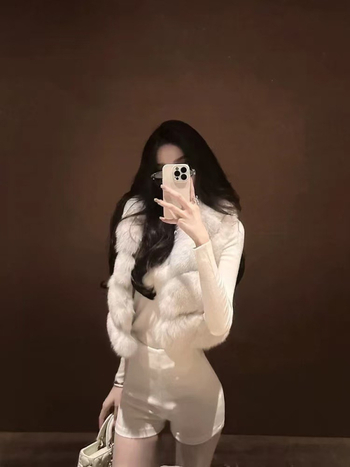 Női műnyúl szőrme mellény kapucnival, ujjtalan, öko-barát szőrme, téli 2024