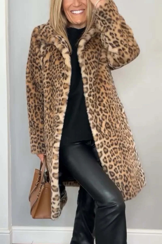 Ženski vuneni kaput s leopard uzorkom, rever, zatvara se s dva gumba, kratkog kroja, jesen 2024