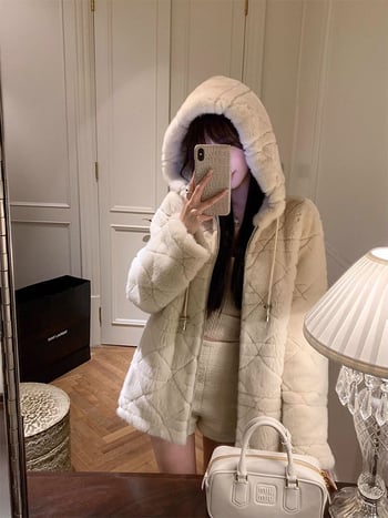 Дамско палто с качулка от полиестер, патчворк дизайн, свободен силует, средна дължина, цип отпред