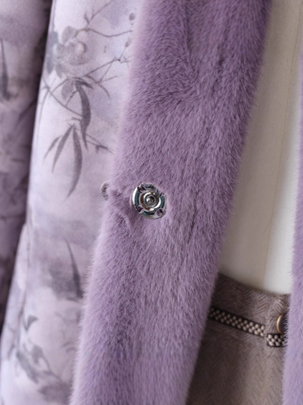 Divpusējs mākslīgās kažokādas mētelis nobriedušām sievietēm, ziemas ārējais apģērbs ar augu un ziedu rakstu, poliestera audums (>95%)