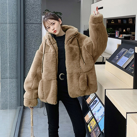 Ženska jakna s leopard printom od umjetnog krzna, baseball stil, podstava od mink krzna, uskog kroja