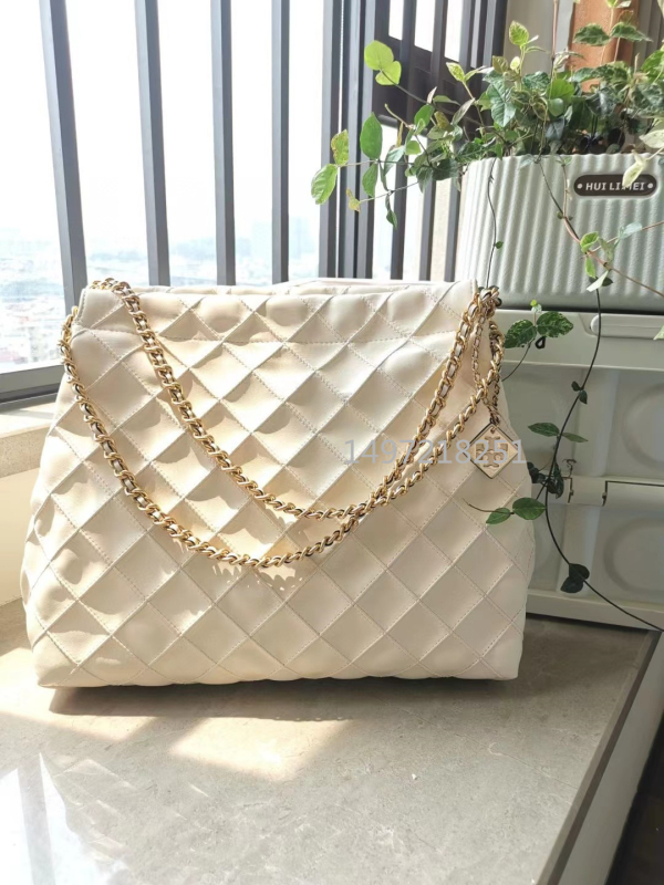 FLEMING TOTE kott lambanahast ärireiside jaoks, horisontaalne ruudukujuline kuju, kanvas vooder, sisemine ID tasku ja tõmblukuga tasku