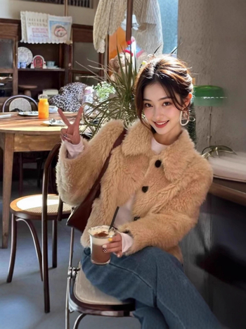 Palton de femei din lână cu blană de miel, stil Tosca scurt, cu blană integrată pentru iarnă, mâneci lungi, guler polo