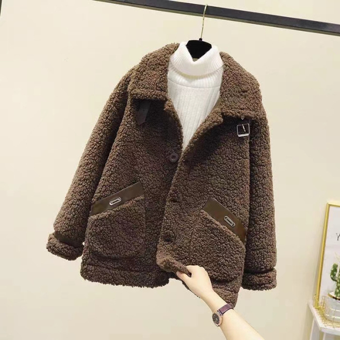 Ženski kaput od jagnjeće vunene dlake s pliš kožom, otporan na vjetar i topao, korejskog stila, kratka jakna, debeli; Materijal: jagnjeća vuna; Glavni materijal: poliester 80-90%; Uzorak: tekst; Rukav: dugi; Vrat: rever; Otvaranje: jednostrani gumb