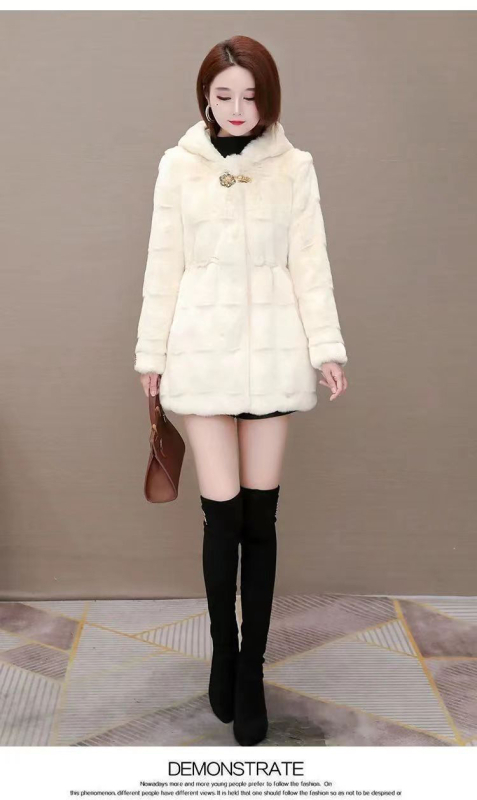 Дамско палто от изкуствена норка, средна дължина, качулка, екологично чист плат; основен материал: акрилни влакна (50–70%), вторичен: памук (<30%)