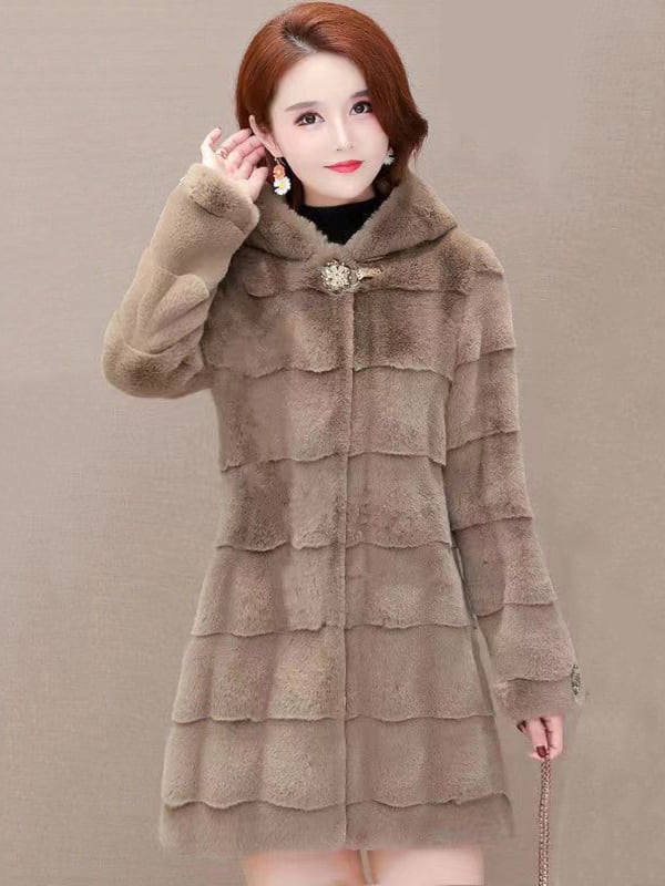 Дамско палто от изкуствена норка, средна дължина, качулка, екологично чист плат; основен материал: акрилни влакна (50–70%), вторичен: памук (<30%)