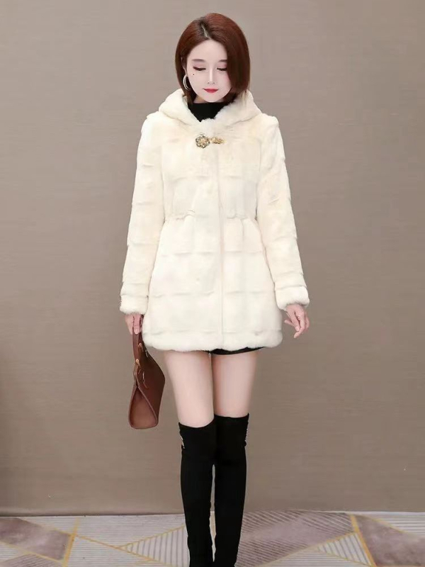 Дамско палто от изкуствена норка, средна дължина, качулка, екологично чист плат; основен материал: акрилни влакна (50–70%), вторичен: памук (<30%)