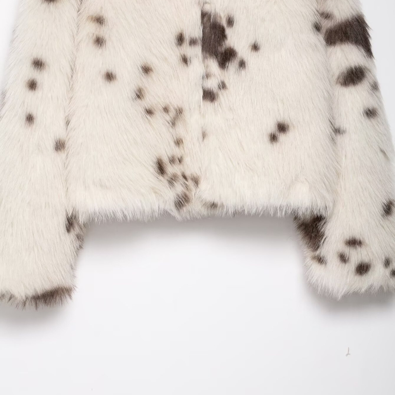 Jakna s životinjskim uzorkom i efektom umjetne kože, debeli poliester, kratka dužina, dugi rukavi, zatvarač na zip