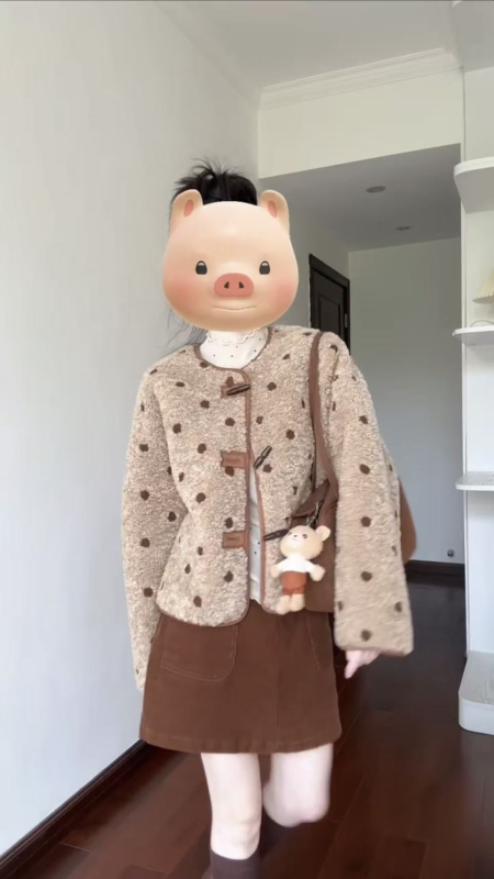Korejski retro stil, reverzibilni kaput s točkastim suedeom i ovčjim krznom