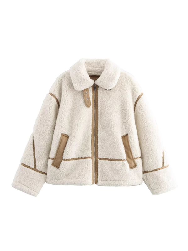 Kaput s panelima umjetne ovčje kože i fleece obloge, prednji zatvarač, dugi rukavi, srednja debljina, duljina 50–65 cm, mješavina poliestera 50–70% i 30–50%