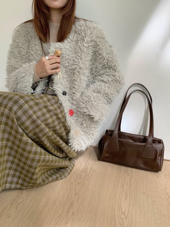 GAGD Palto de blană pentru femei, iarnă 2025, fără guler, cataramă din piele, blană artificială din lână de miel, material poliester