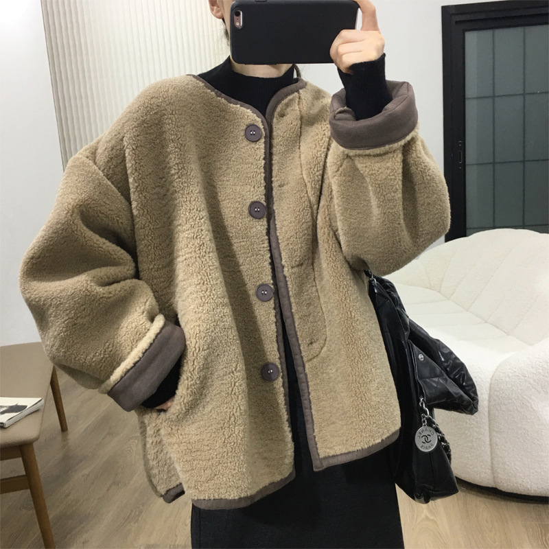 Ženska jakna od pamuka, debeli materijal, dugi rukavi, okrugli vrat, zima 2025.