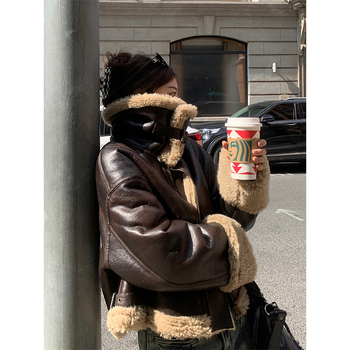 Palton cu blană integrată, guler înalt, fermoar, lungime scurtă, croială lejeră