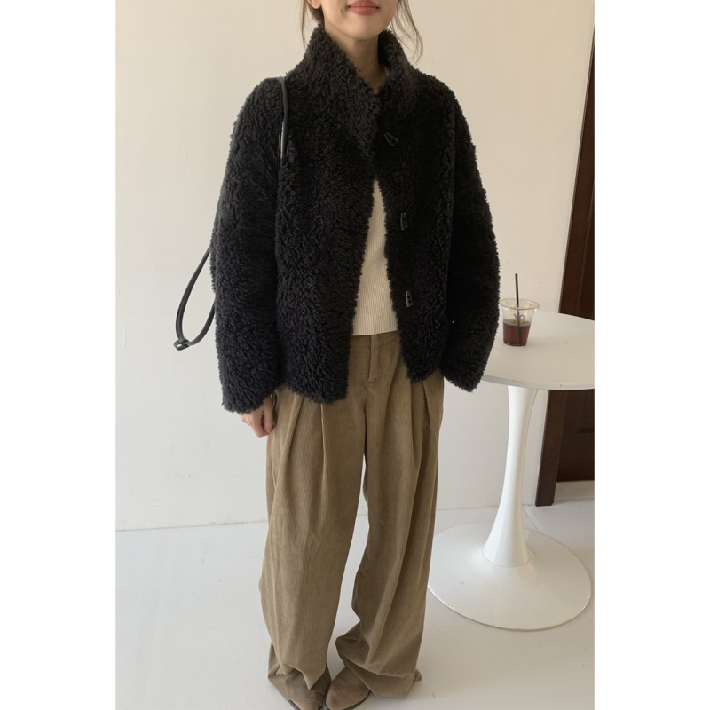Ženski kaput od shearling ovčje vune, korejskog stila, zima 2025, kratka duljina, stojeći ovratnik