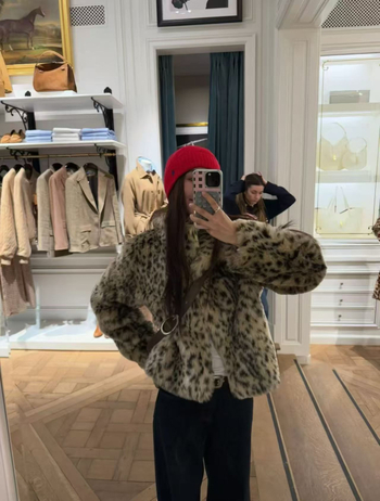 Krzno kaput s leopard uzorkom, zima 2025, materijal od akrilnih vlakana 80-90%, stojeći ovratnik, ležerni stil