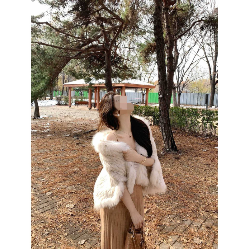 Pelerină din blană de vulpe, guler de blană, mâneci în stil bat, guler înalt (blană naturală)