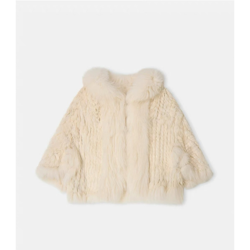 Pelerină din blană de vulpe, guler de blană, mâneci în stil bat, guler înalt (blană naturală)