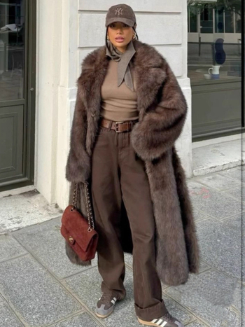 Ženski dugi kaput od umjetnog krzna, sako-stil ovratnik i dugi rukavi, jesen 2025