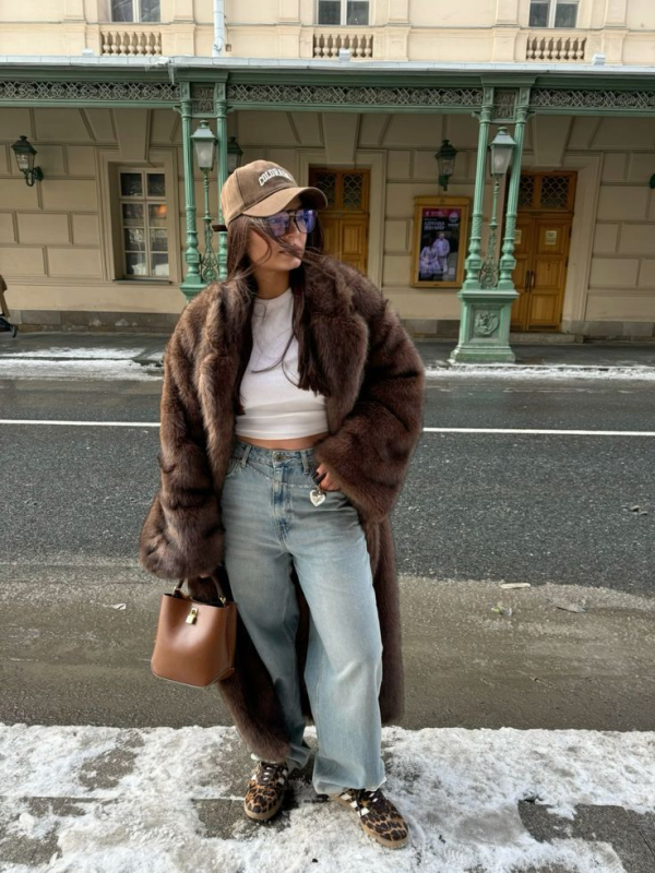 Ženski dugi kaput od umjetnog krzna, sako-stil ovratnik i dugi rukavi, jesen 2025