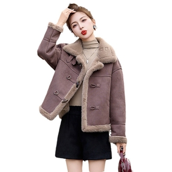 Jakna od deerskin velura, debela, polo ovratnik, jednoredno kopčanje, duljina 50–65 cm
