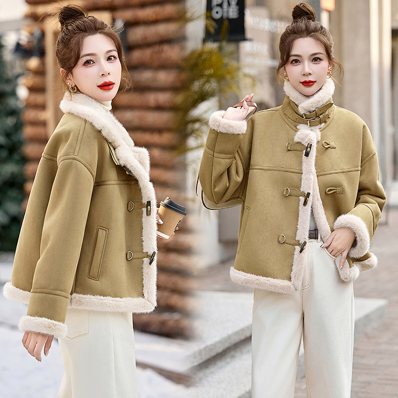 Jakna od deerskin velura, debela, polo ovratnik, jednoredno kopčanje, duljina 50–65 cm