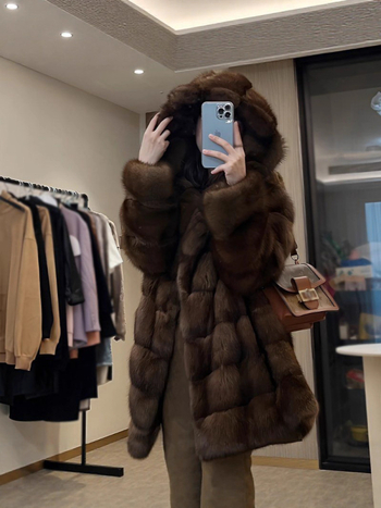 Palton din blană artificială pentru femei, glugă, lungime medie, mâneci raglan, stil britanic – iarna 2025