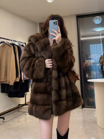 Palton din blană artificială pentru femei, glugă, lungime medie, mâneci raglan, stil britanic – iarna 2025