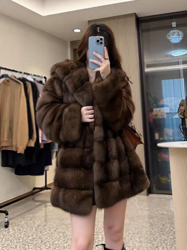 Palton din blană artificială pentru femei, glugă, lungime medie, mâneci raglan, stil britanic – iarna 2025