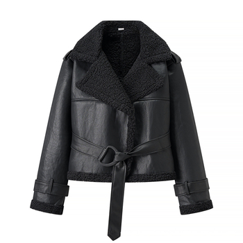 Jakna s reverom, kopčanje uz vezicu, slobodan kroj, poliester 90–95%, gradski stil