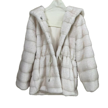 Γυναικείο παλτό από συνθετική γούνα, με κουκούλα, στη μέση εφαρμοστό, μακρύ μήκος, οριζόντια υφή συνθετικής γούνας