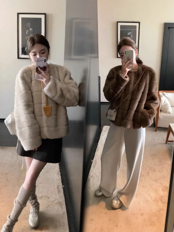 Γυναικείο παλτό γούνας από μίνκ βελούδο - V-λαιμός, μακριά μανίκια, μεσαίο μήκος, χειμώνας 2025