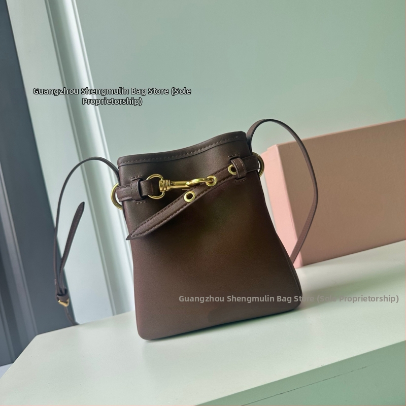 Чанта през рамо от естествена кожа с платнена подплата, вертикално квадратна форма, crossbody стил, джоб за мобилен телефон