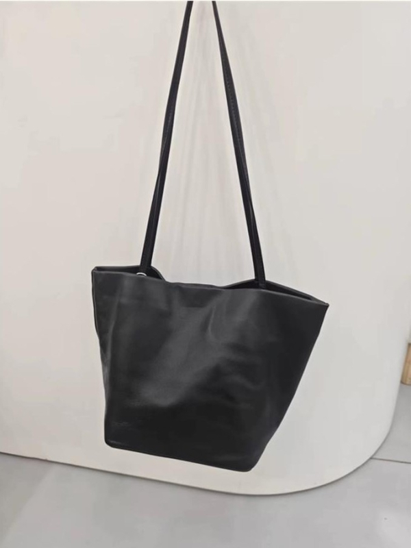 Természetes bőrből készült bucket táska, városi minimalist stílus, nyitott felső, belső telefonzseb, párnázás nélkül, egy vállpánt