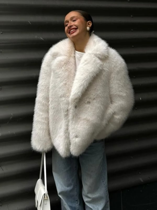 Παλτό από συνθετική γούνα – μακρύ μανίκι, γιακά τύπου σακάκι, κανονικό μήκος 50–65 εκ., για γυναίκες